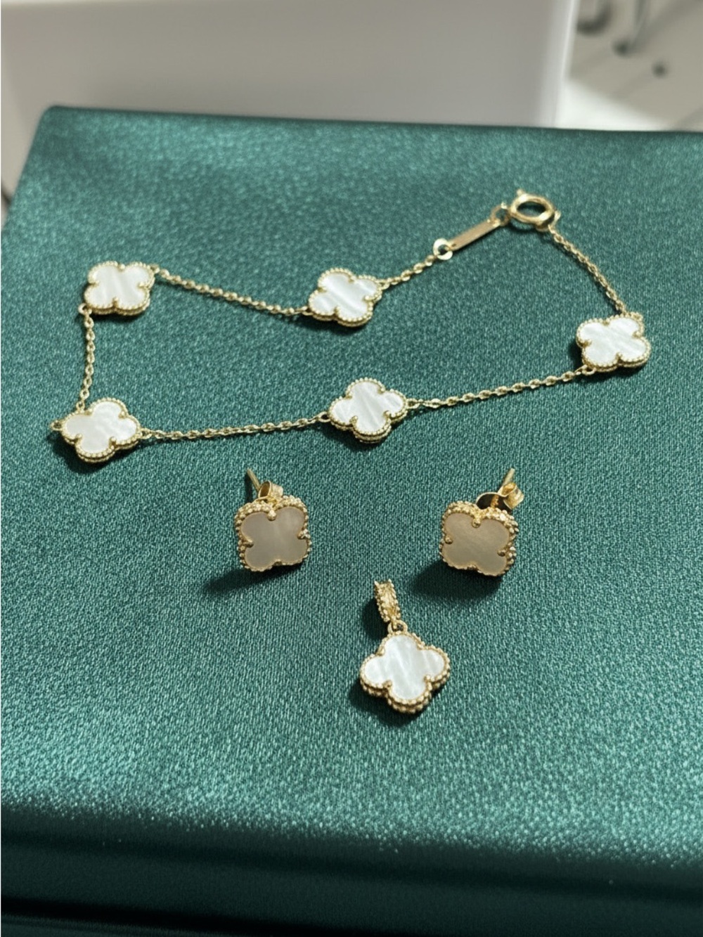 Elegant Clover MOP Jewelry Set ✨